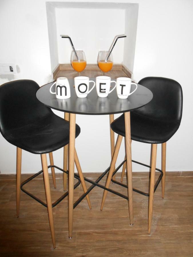 Moet With Garden Apartment Pula Exterior photo